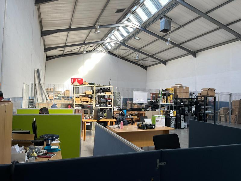 To Let Commercial Property for Rent in Montague Gardens Western Cape